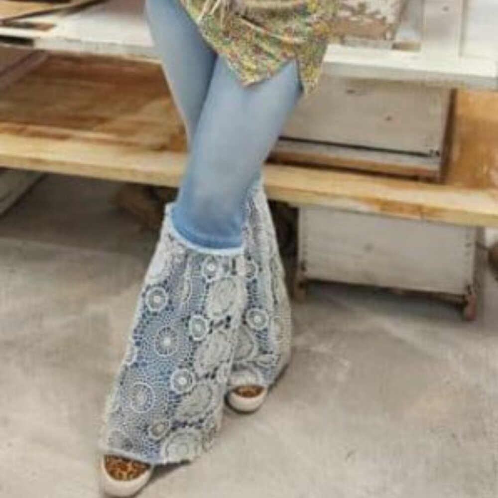 NWT A Rare Bird Lace Jeggings